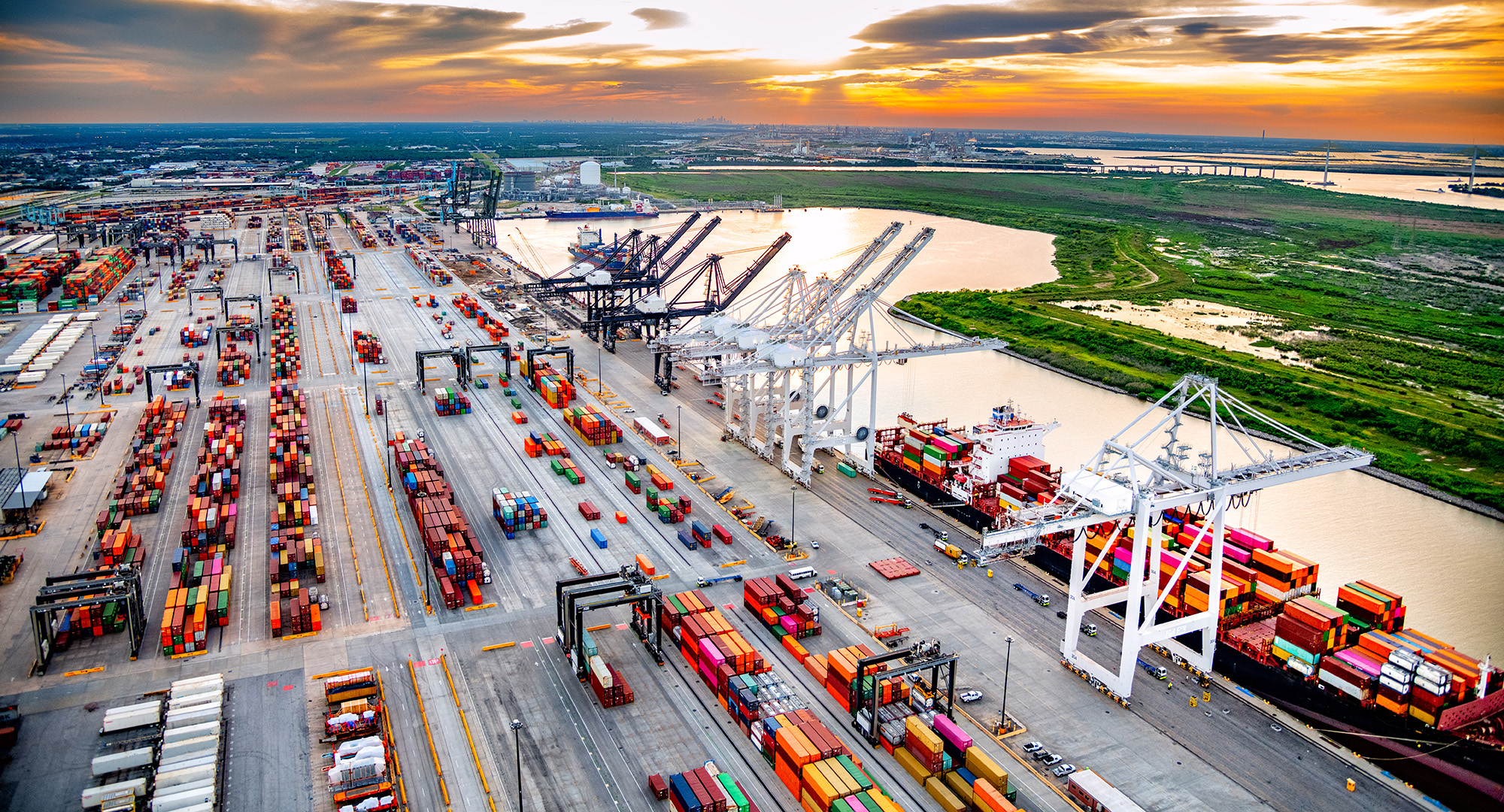 Port container operations amid global efficiency challenges