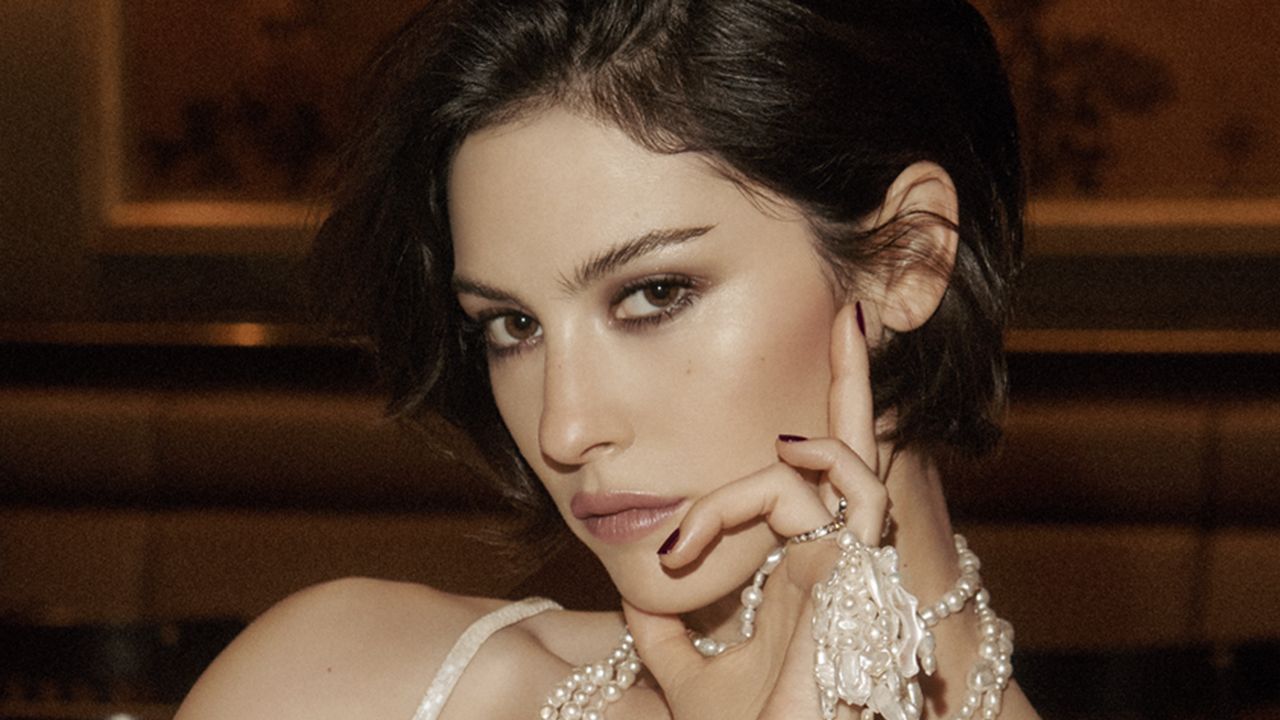 Chanel Coco Mademoiselle Crush Absolu campaign image