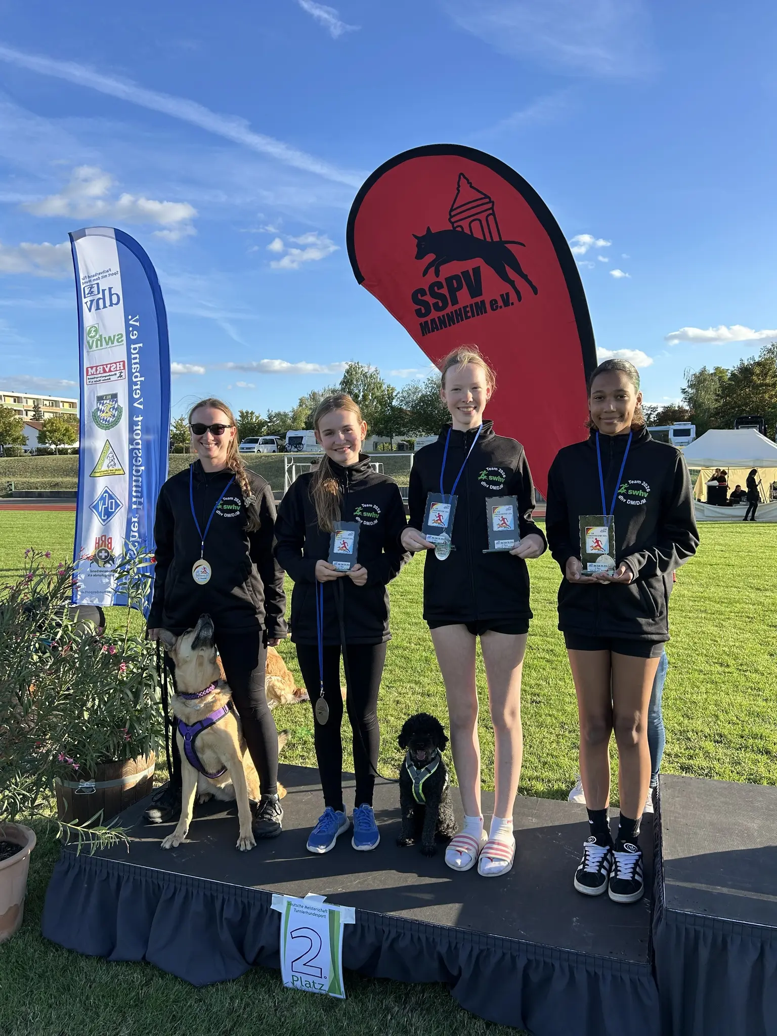 Mannheim dog sports team celebrating their medals