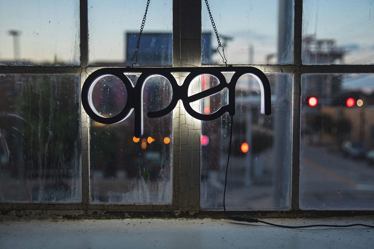 Article screenshot showcasing trending open-source projects changing developer workflows