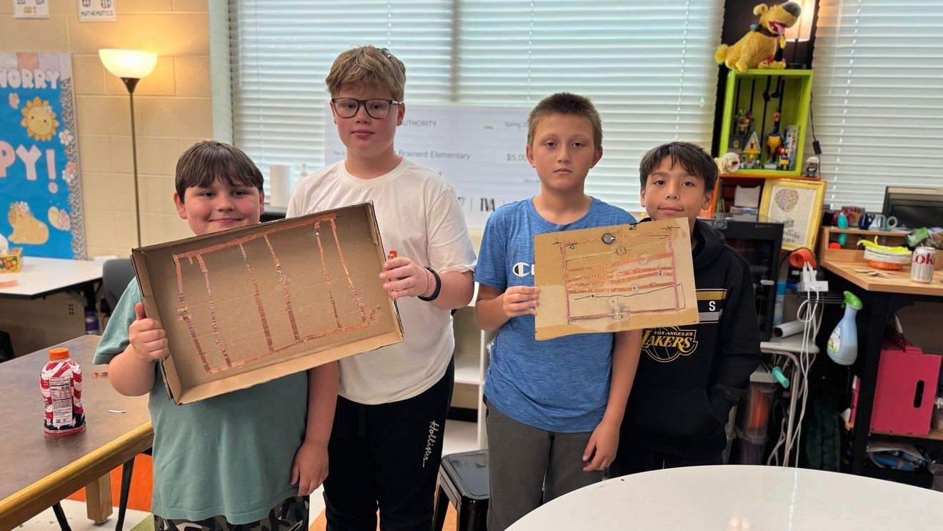 Students at East Brainerd Elementary receiving STEM grant from EPB and TVA