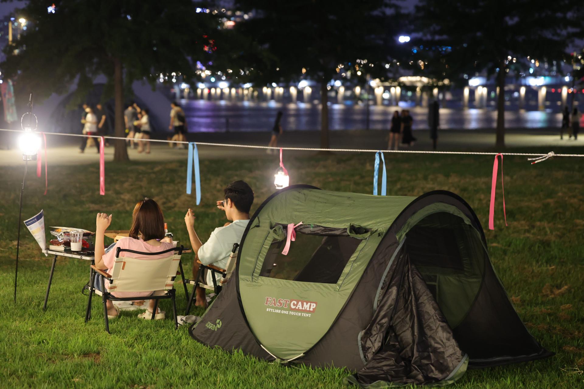 Han River night events