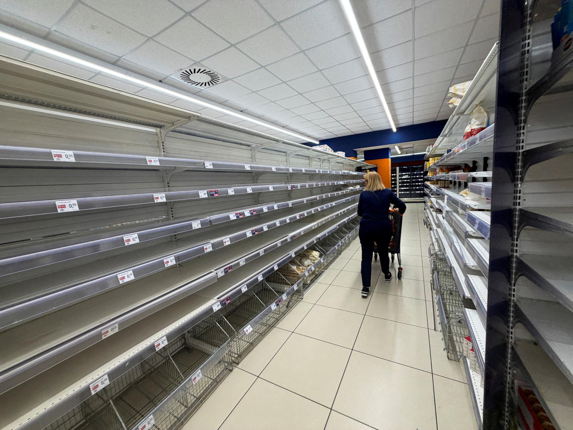 Protesters blocking roads in southern Italy impacting pasta supply