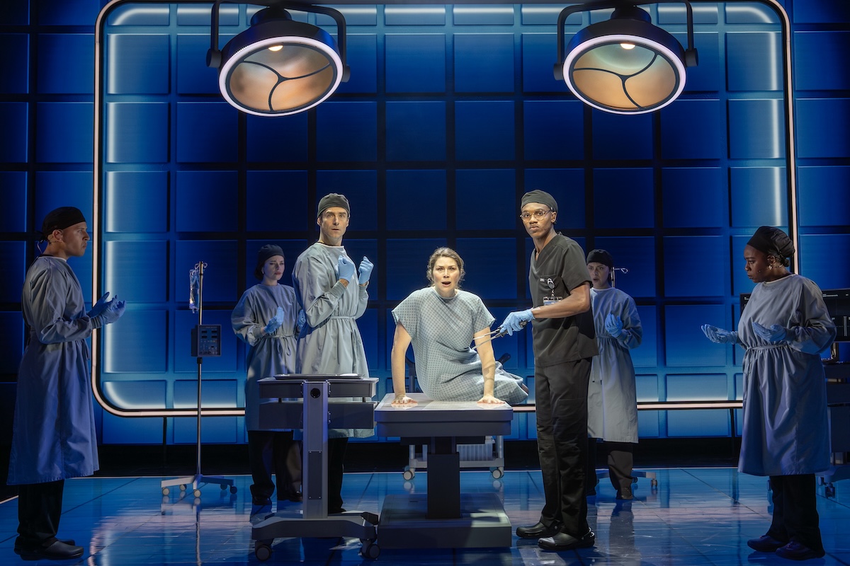The cast of The Heart performing on stage at the Roundabout Theatre Company
