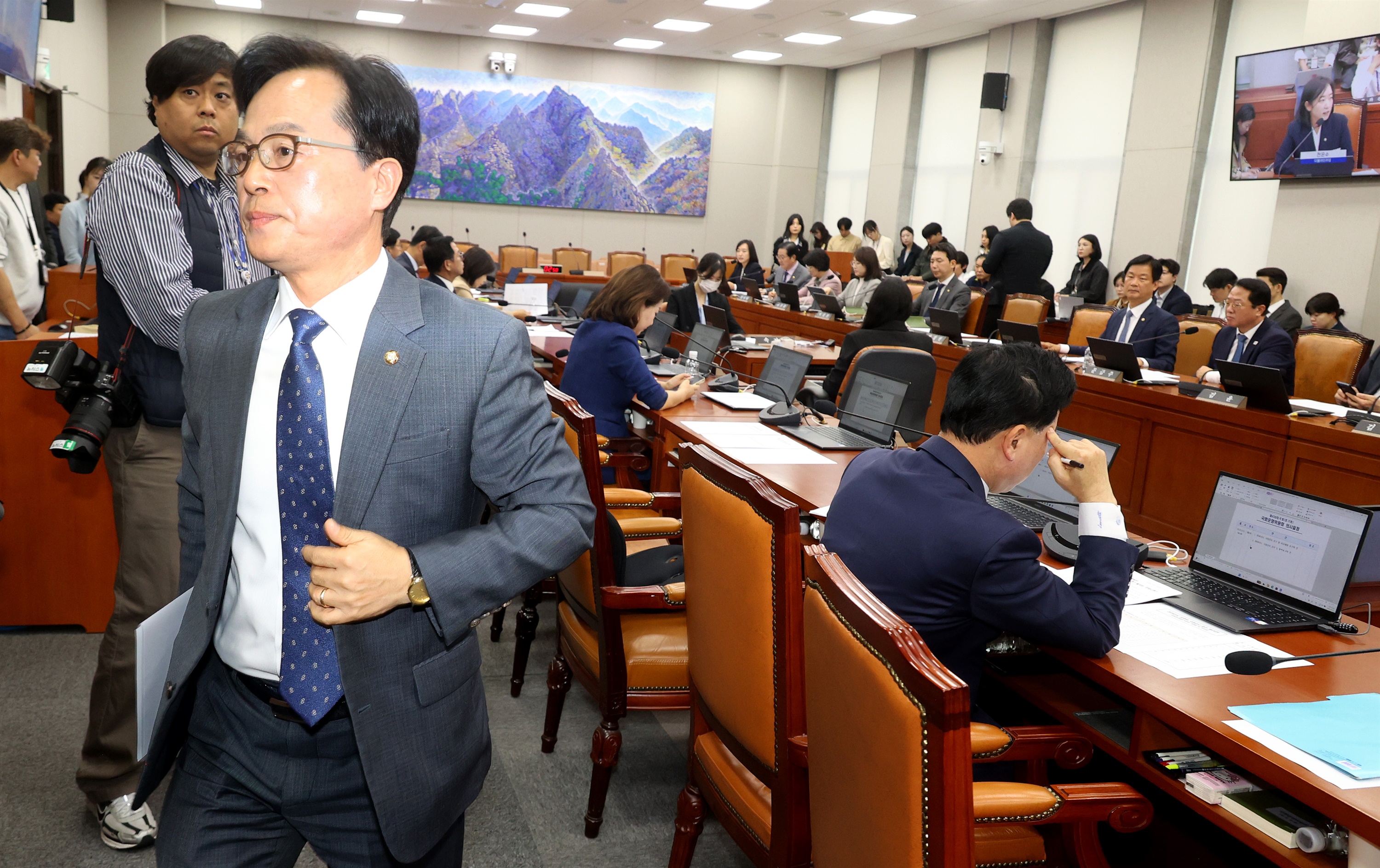 국회 운영위원회 전체회의