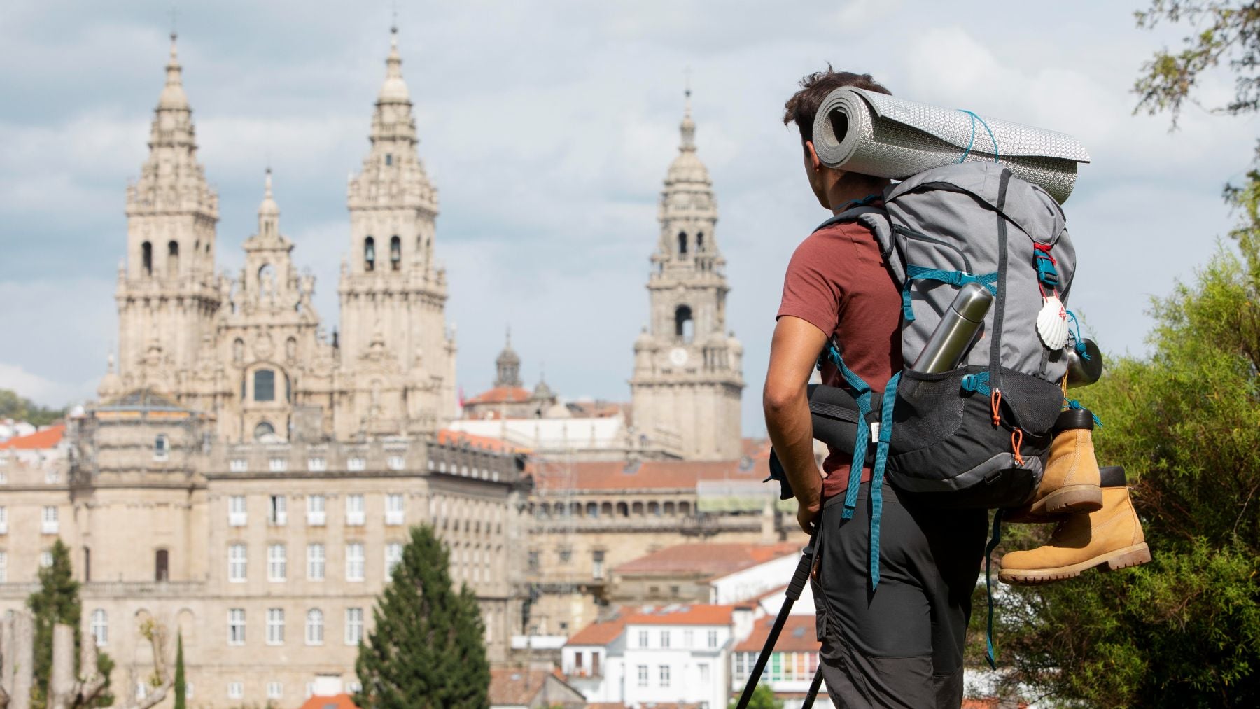 Signage or interior of a Camino albergue seeking volunteers