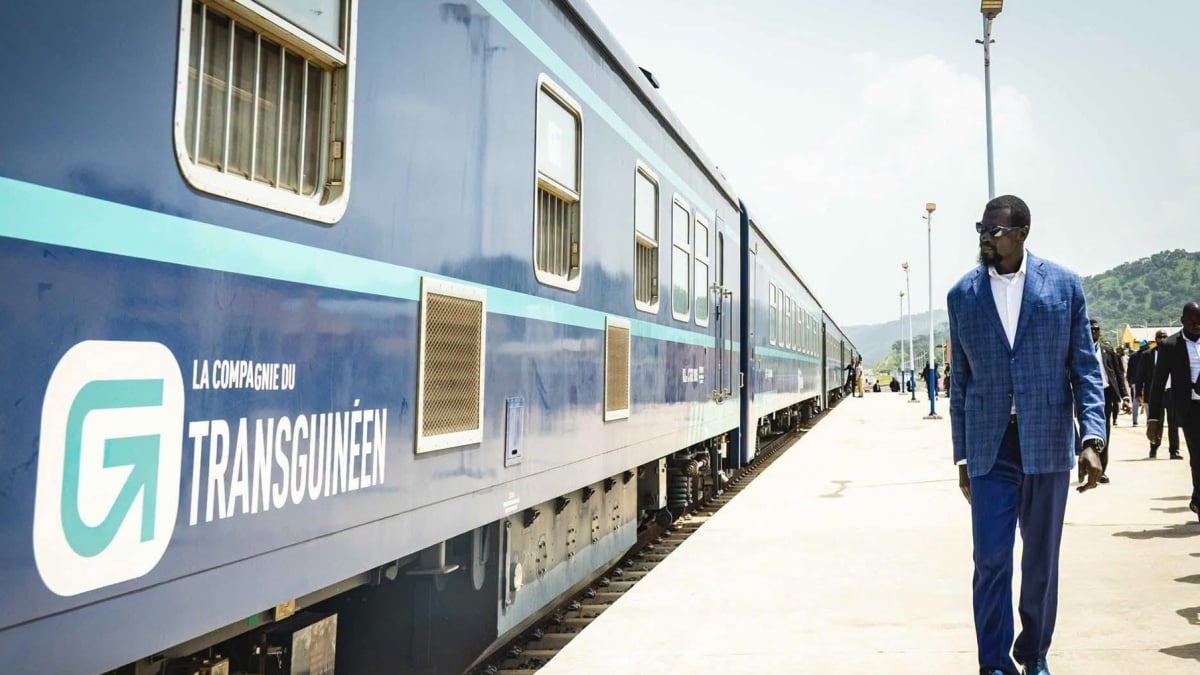 TransGuinéen preparing mixed freight and passenger integration