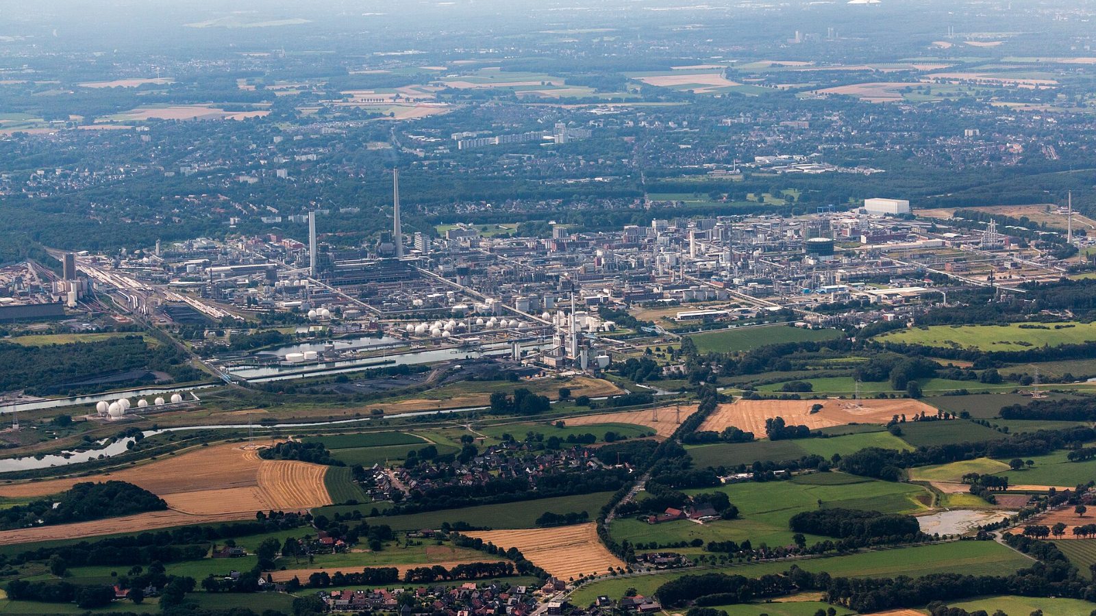 BASF and Evonik merger talks illustration
