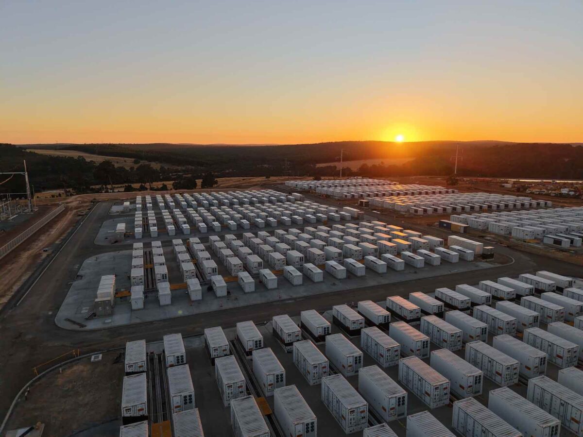 Wind and solar battery hybrid projects winning Australian CIS tenders