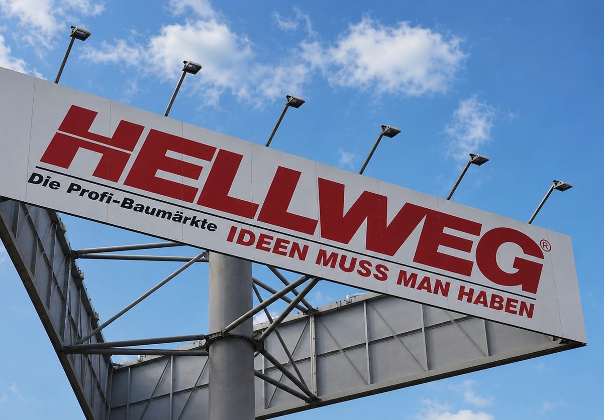 Signage of a Hellweg Baumarkt location