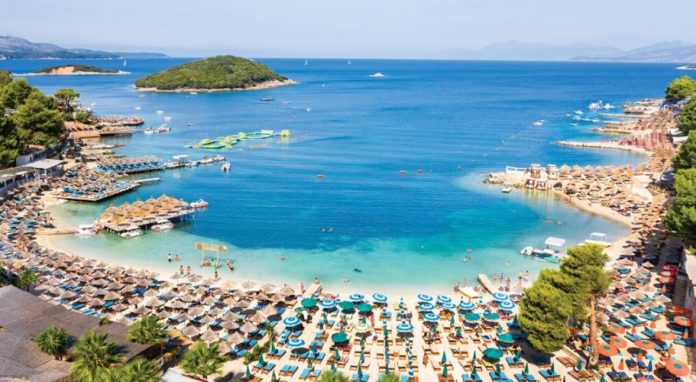 AIDA FactSheet Tourism graphic
