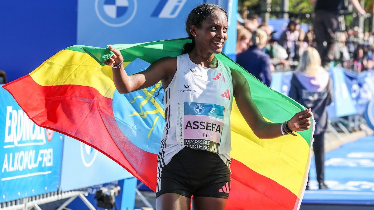 Tigst Assefa winning the 2026 Berlin Marathon