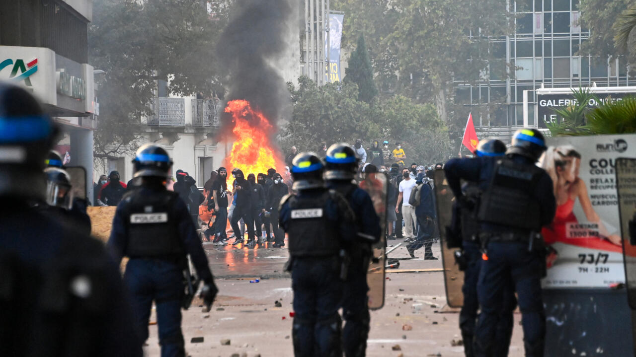 Interdiction des manifestations dans les grandes villes françaises