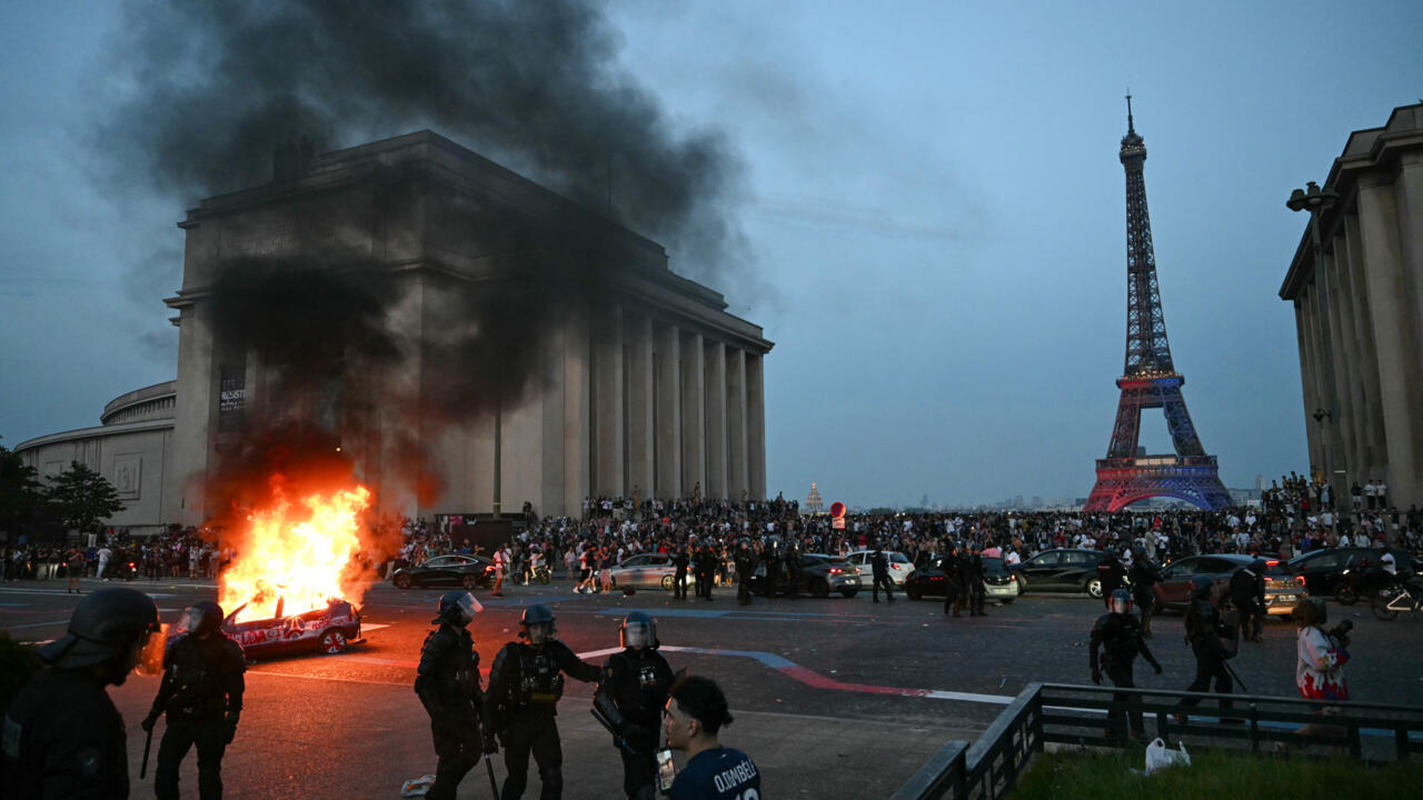 Clashes in Paris after PSG's victory