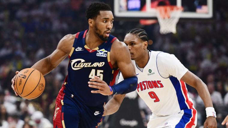 Donovan Mitchell's record-tying second-half performance against the Pistons evened the series at 2-2