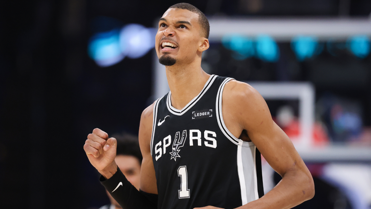 Victor Wembanyama and the Spurs celebrate their Game 7 victory