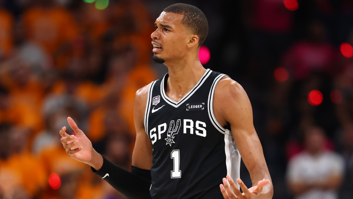 Knicks rally past Spurs in Game 1 thriller