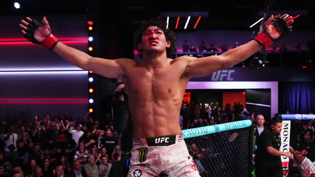 Raul Rosas celebrates after defeating Raoni Barcelos at UFC Vegas 121