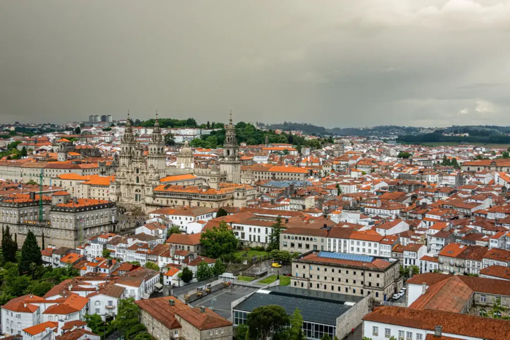 Group of hospitaleros meeting in Pontevedra to discuss albergue management strategies