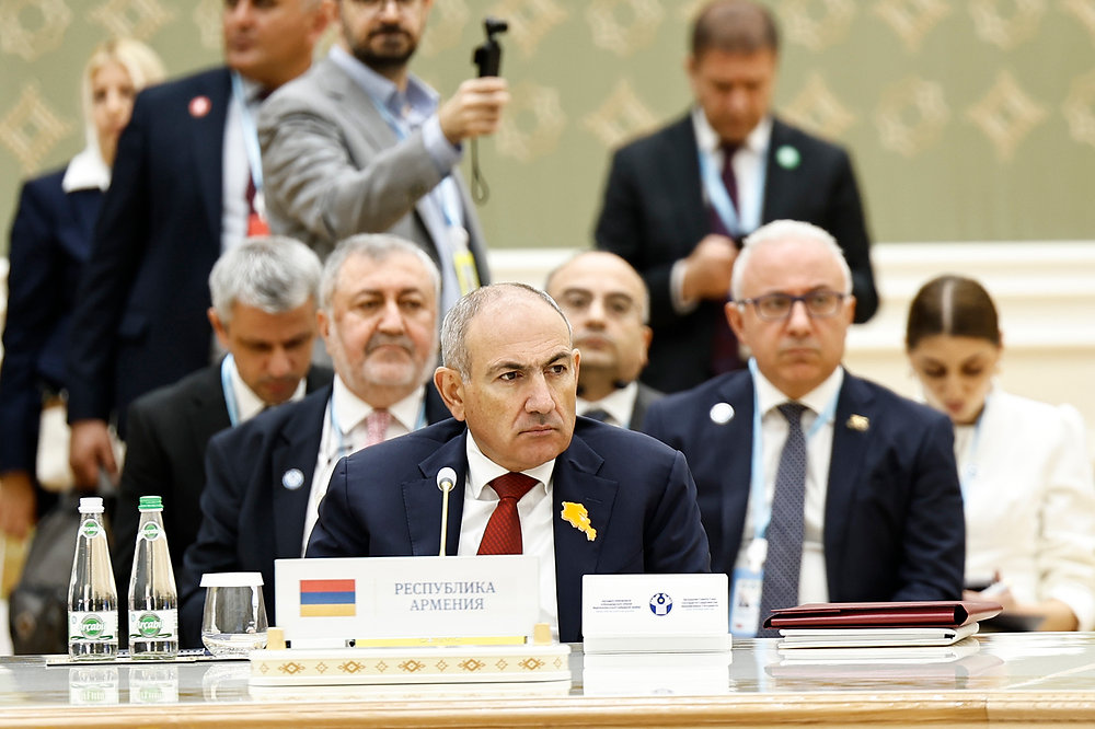 Pashinyan speaking at CIS summit