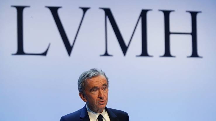 LVMH storefront and luxury fashion imagery illustrating the group’s return to growth