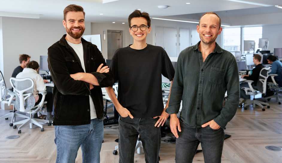 LEgora Team