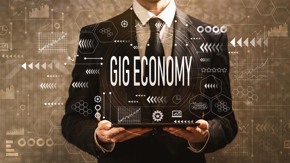 Graphic representing the labor survey and gig economy in India
