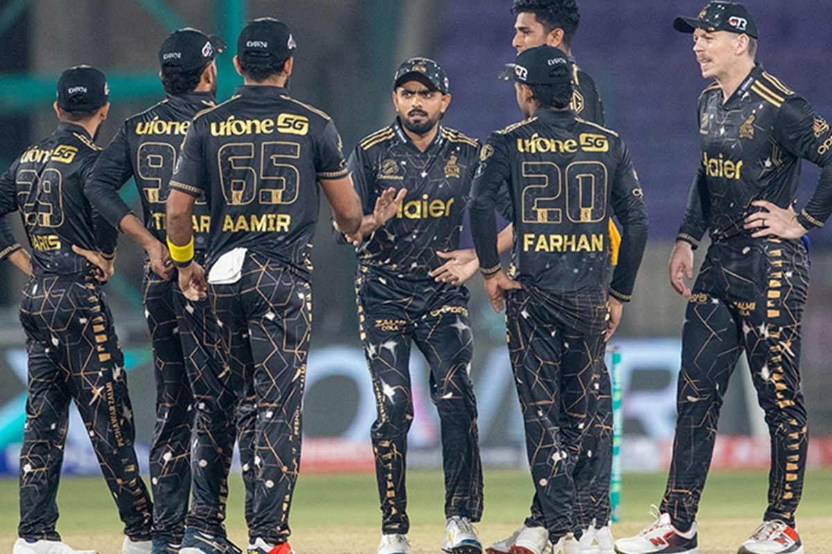Peshawar Zalmi players celebrating