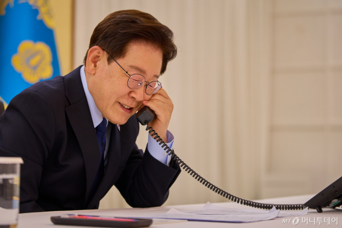 News report on President Lee Jae-myung's comments regarding the Samsung union strike