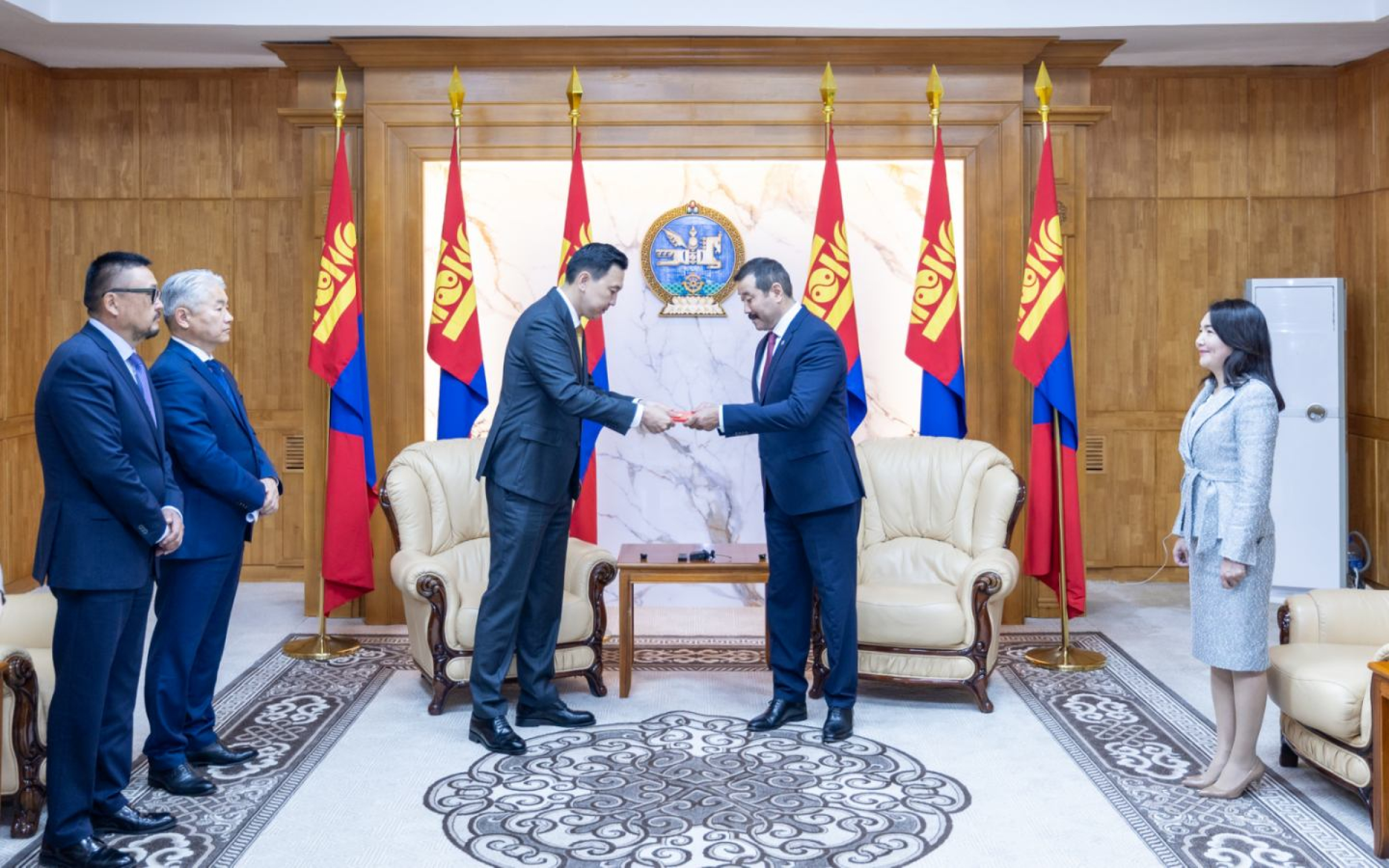 Prime Minister N. Uchral submitting budget documents