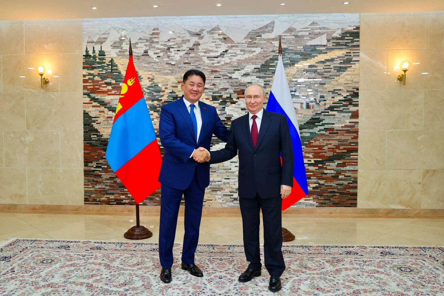 President Khurelsukh meeting with Russian President Putin
