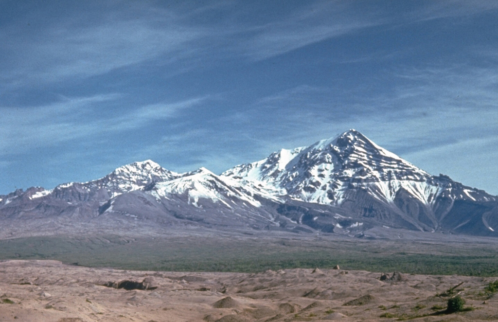 Sheveluch volcano activity