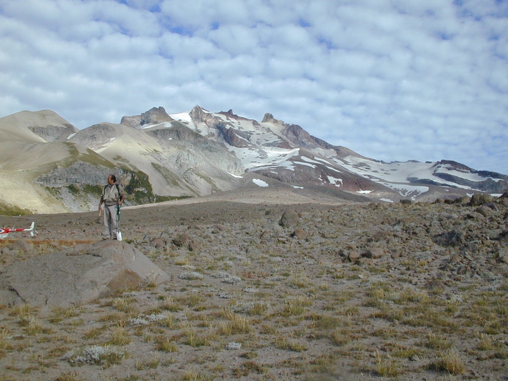Nevado de Longaví volcano in Chile, where the activity alert has been raised to Yellow.