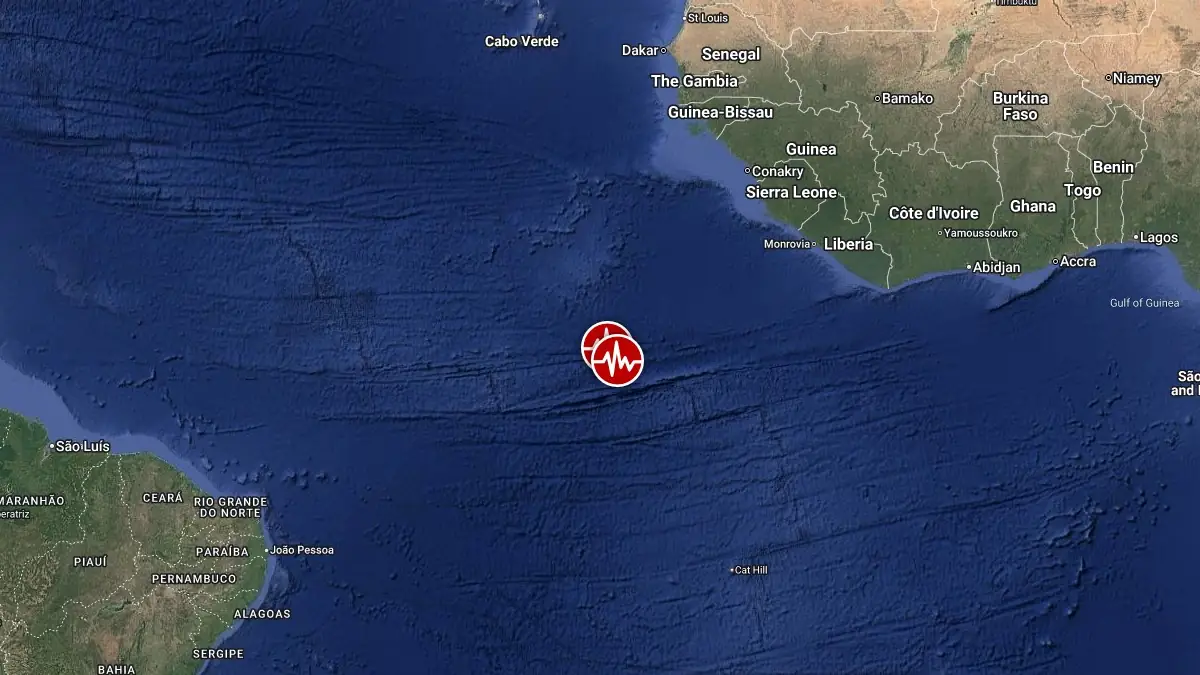 Epicenter of the M6.9 earthquake in the central Mid-Atlantic Ridge