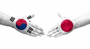Group photo from the Korea-Japan economic security dialogue