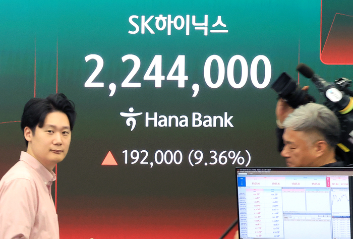 Samsung and SK Hynix leveraged ETFs debut on Korean exchange today