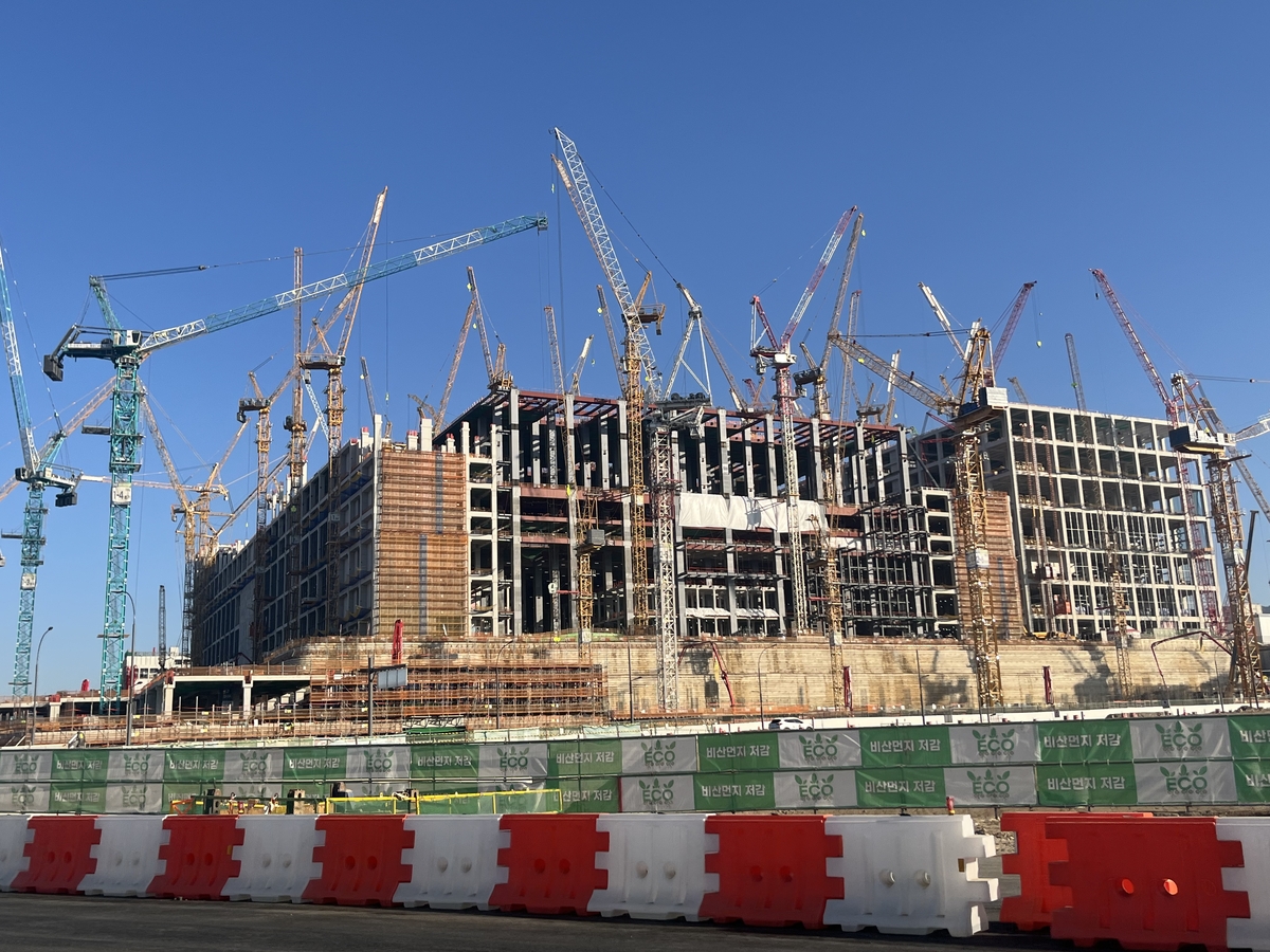 Korean builders benefit from Samsung and SK Hynix chip investment boom