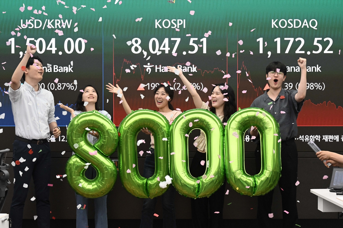 KOSPI records high amidst Samsung/SK Hynix rally