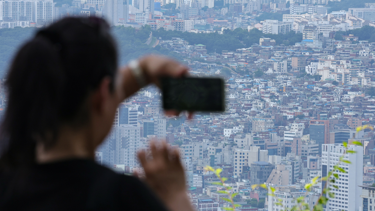 New record prices in luxury Gangnam apartments
