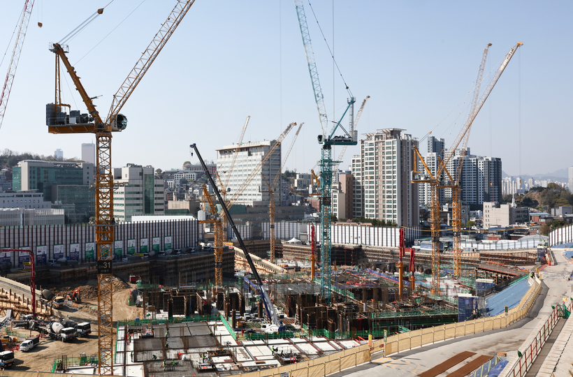 South Korean savings banks struggle with rising delinquency rates in property loans