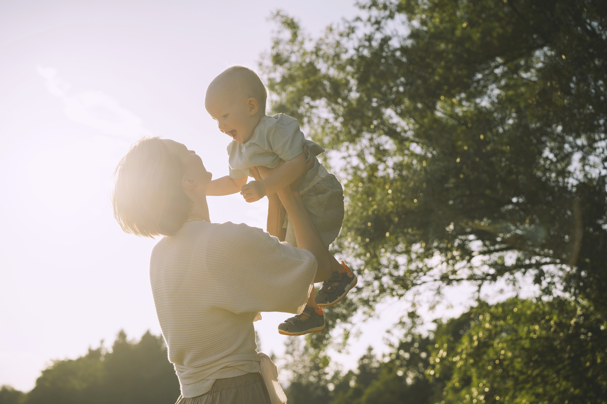Graph illustrating the share of male and female parental leave recipients
