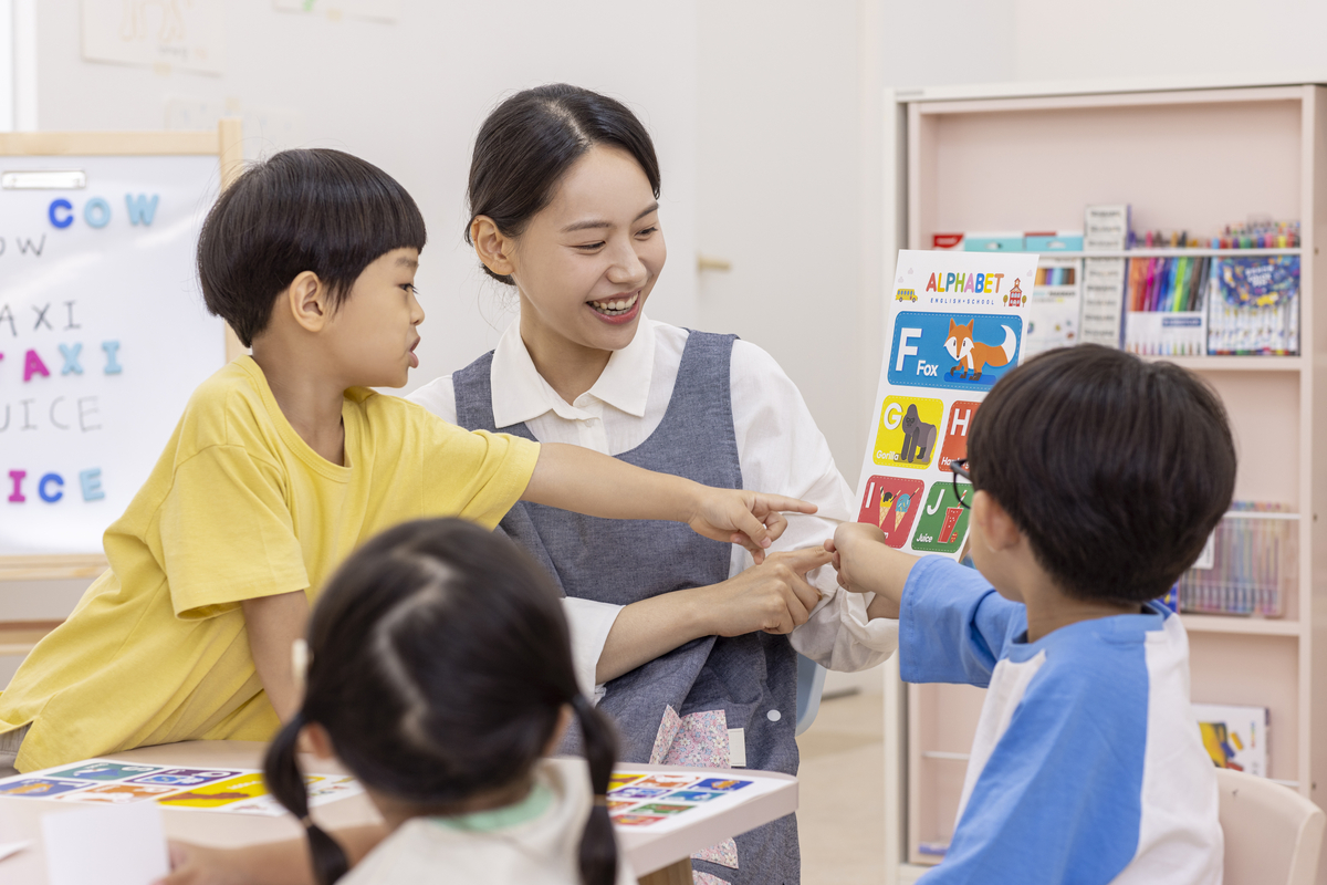 Chart showing increasing daycare wait times in Korea
