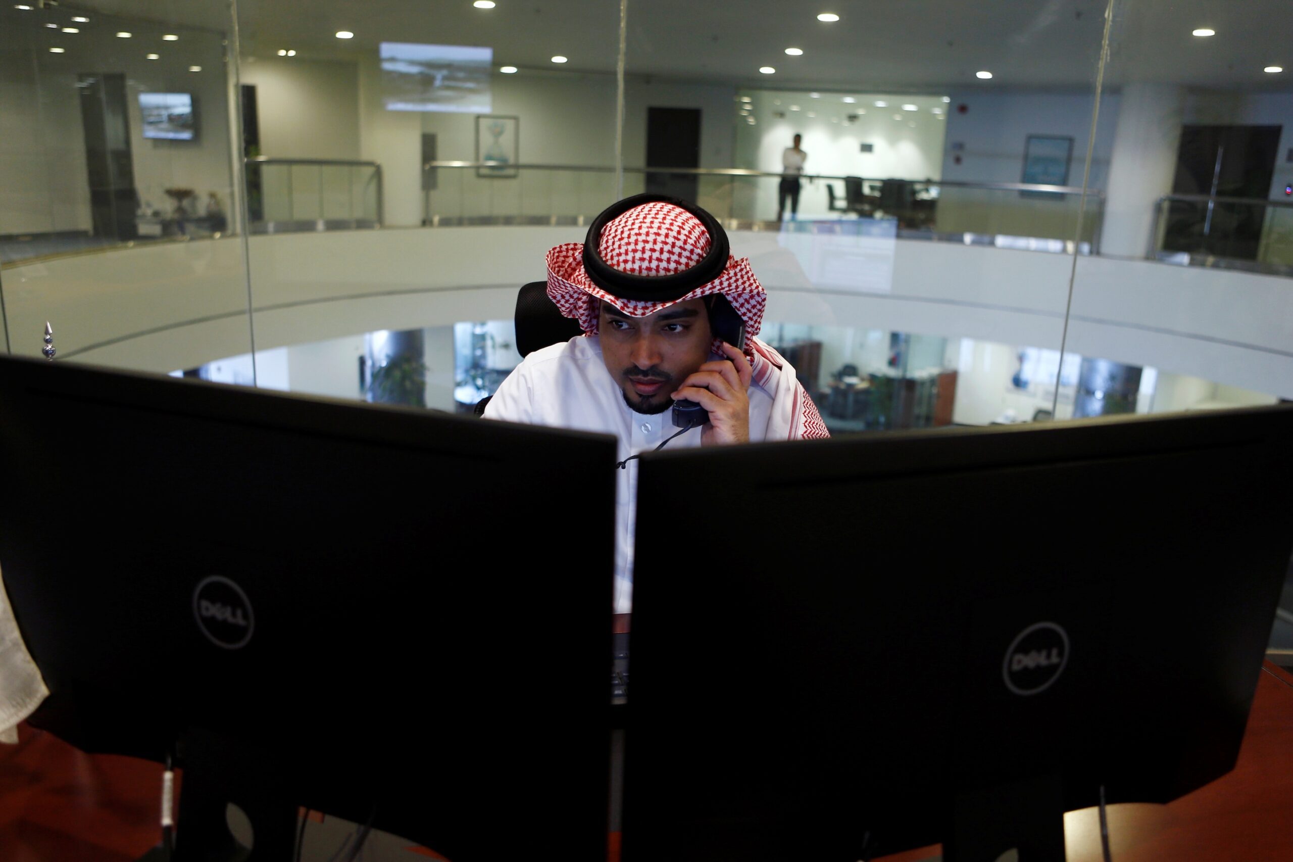 Saudi stocks hold firm despite oil export concerns