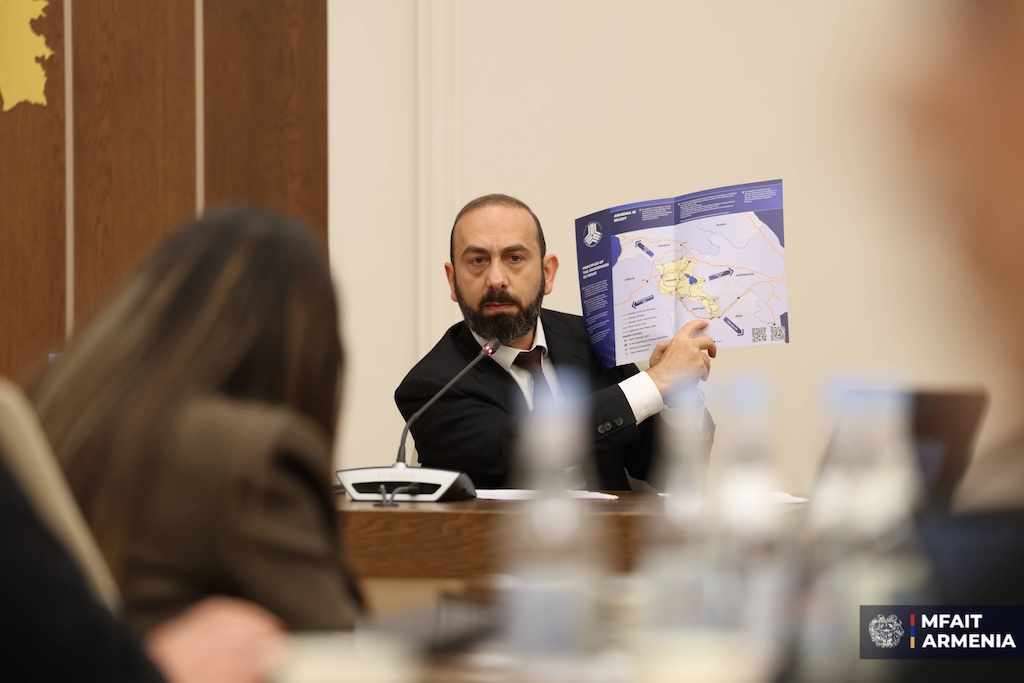 Armenian Foreign Minister Ararat Mirzoyan discussing transit infrastructure