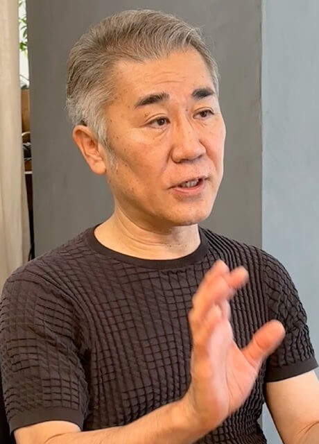 Earth Co., Ltd. representative Masashi Hashimoto discussing narrow land housing