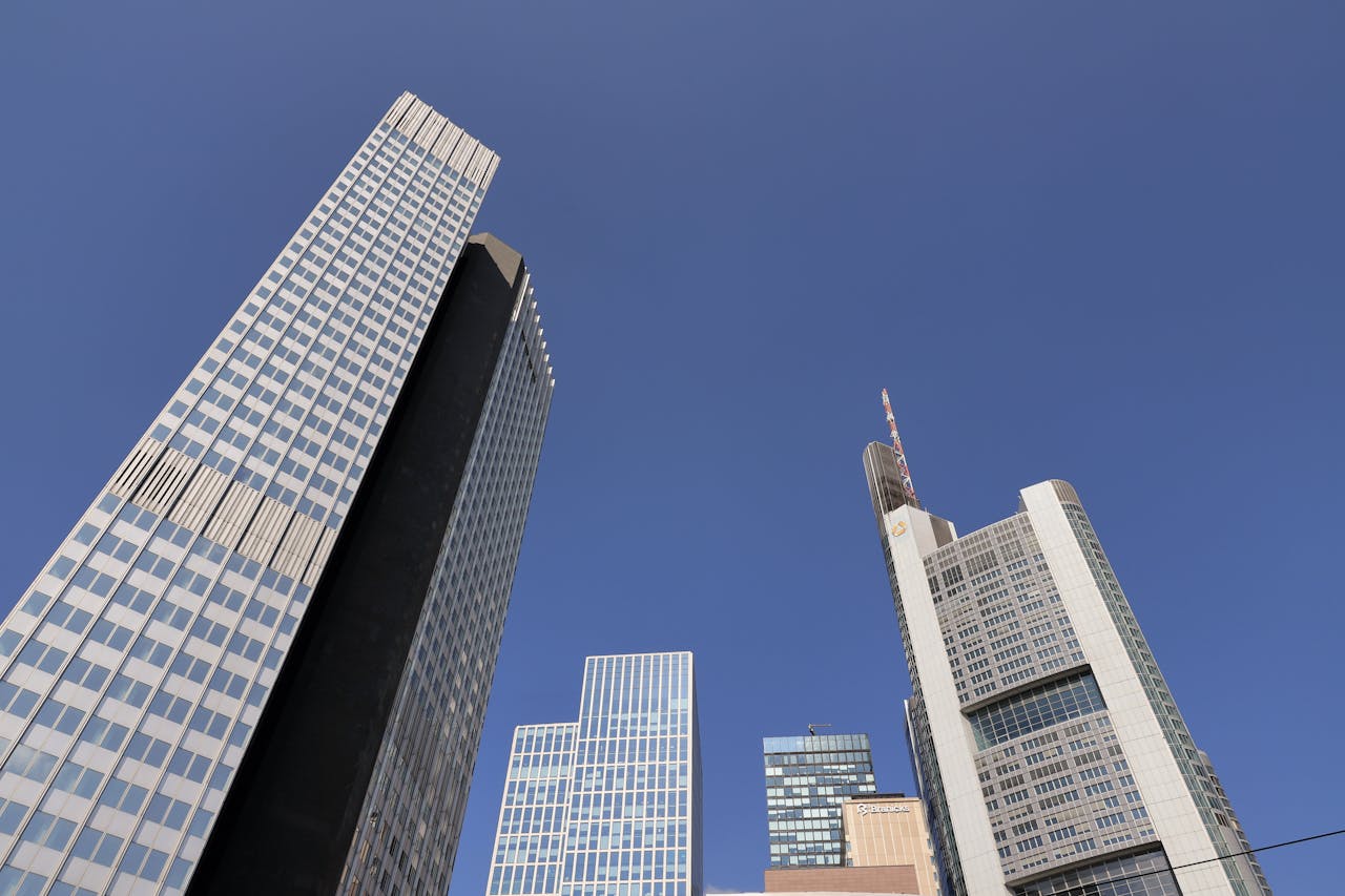 Germany's DAX 40 performance reflecting automotive sector challenges