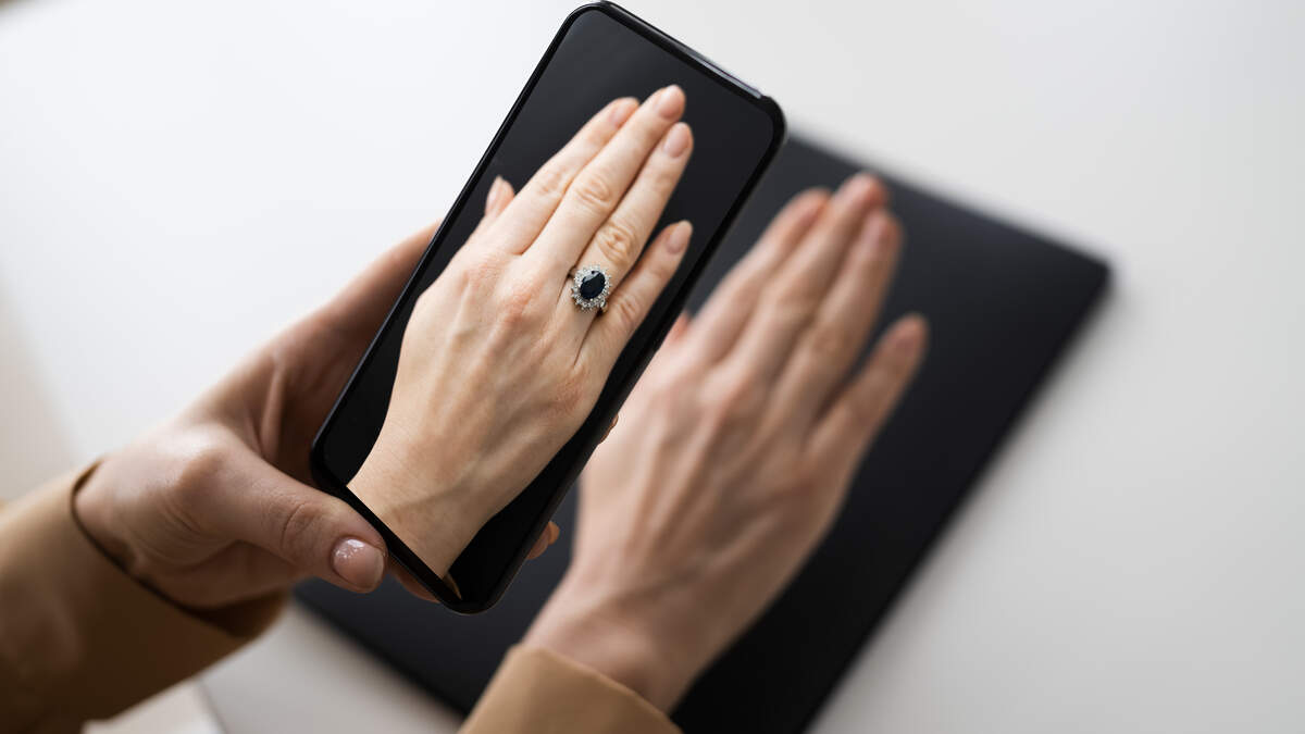 Virtual Try-On Mainstream Adoption