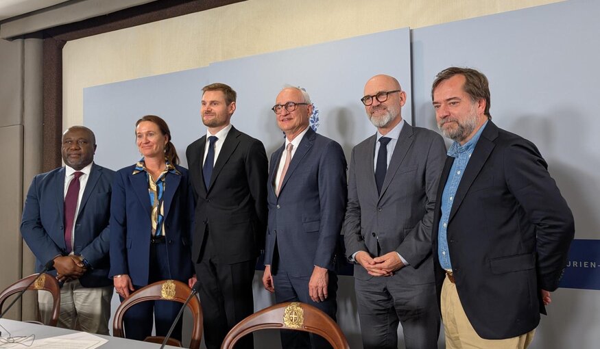 Image representing the Svalbard Global Seed Vault partners receiving the Princess of Asturias Award