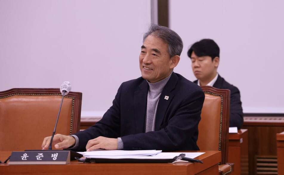 Rep. Yoon Jun-byung proposing Animal Welfare Basic Act