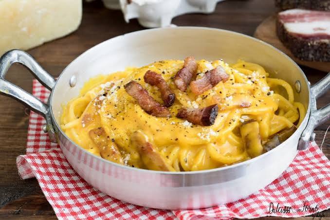 Carbonara dish